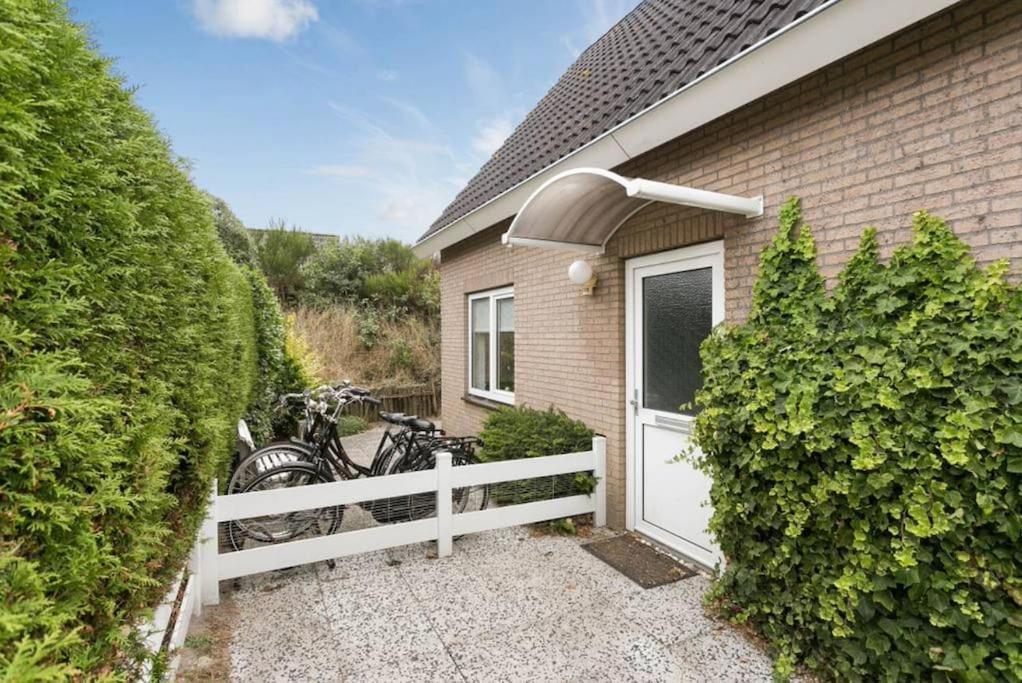 Huebsches Ferienhaus In Ouddorp - Fusslaeufig Zum Strand Und Zentrum Extérieur photo