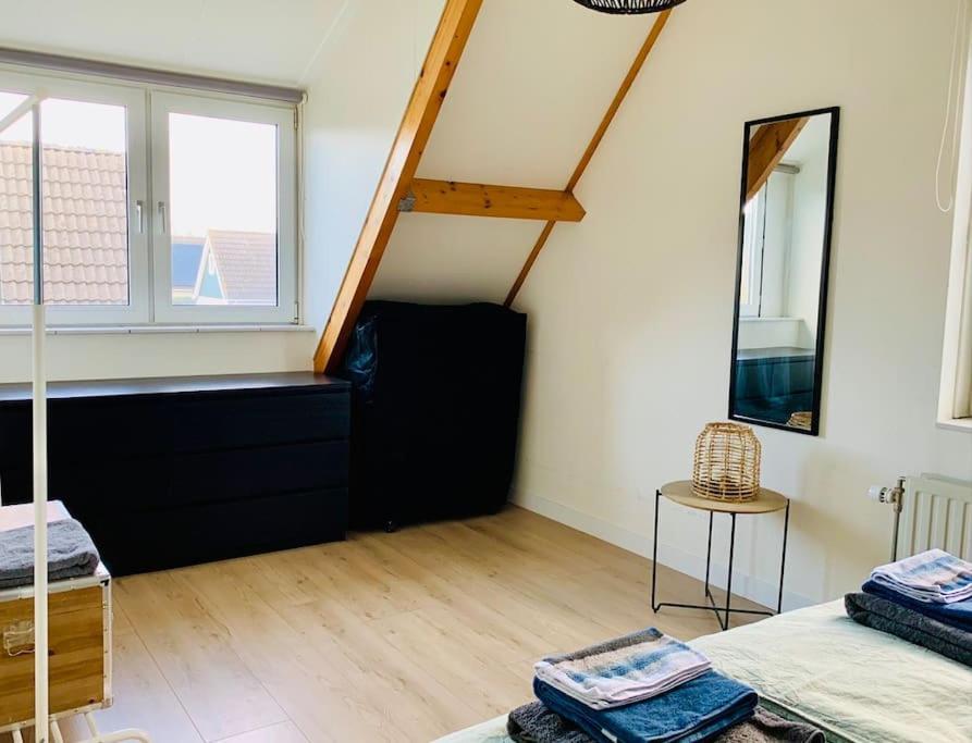 Huebsches Ferienhaus In Ouddorp - Fusslaeufig Zum Strand Und Zentrum Extérieur photo