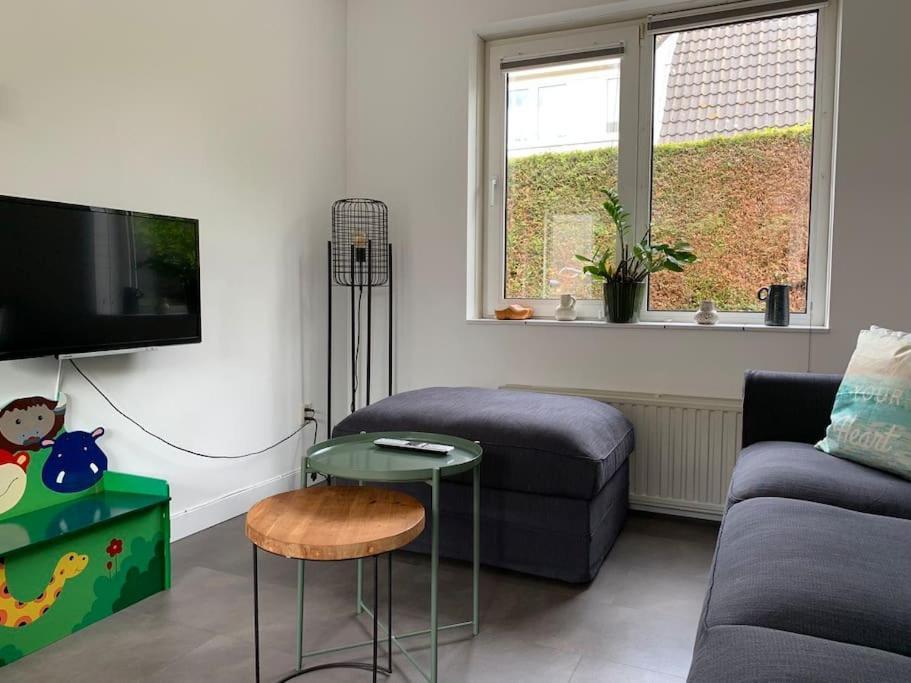 Huebsches Ferienhaus In Ouddorp - Fusslaeufig Zum Strand Und Zentrum Extérieur photo