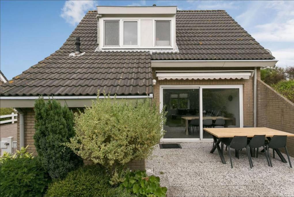 Huebsches Ferienhaus In Ouddorp - Fusslaeufig Zum Strand Und Zentrum Extérieur photo
